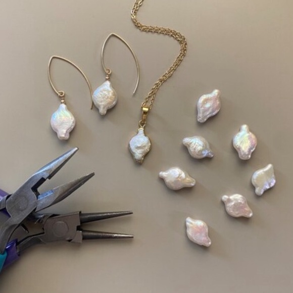 Baroque Pearl Drop Earrings - Picture 4 of 5